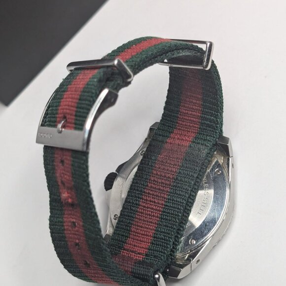 Gucci Dive Green & Red Nylon Strap Watch 44mm - Picture 4 of 4